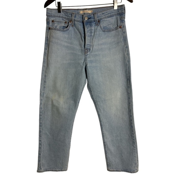 Levi’s Wedgie Straight Jeans in Light Was Size 29